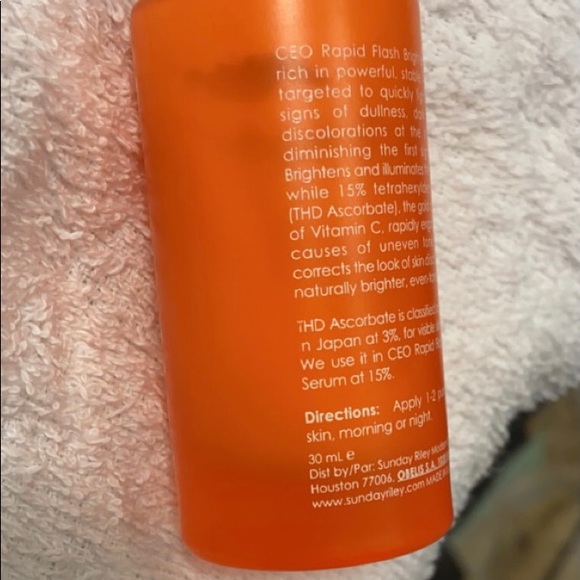Sunday Riley CEO serum - Picture 2 of 3